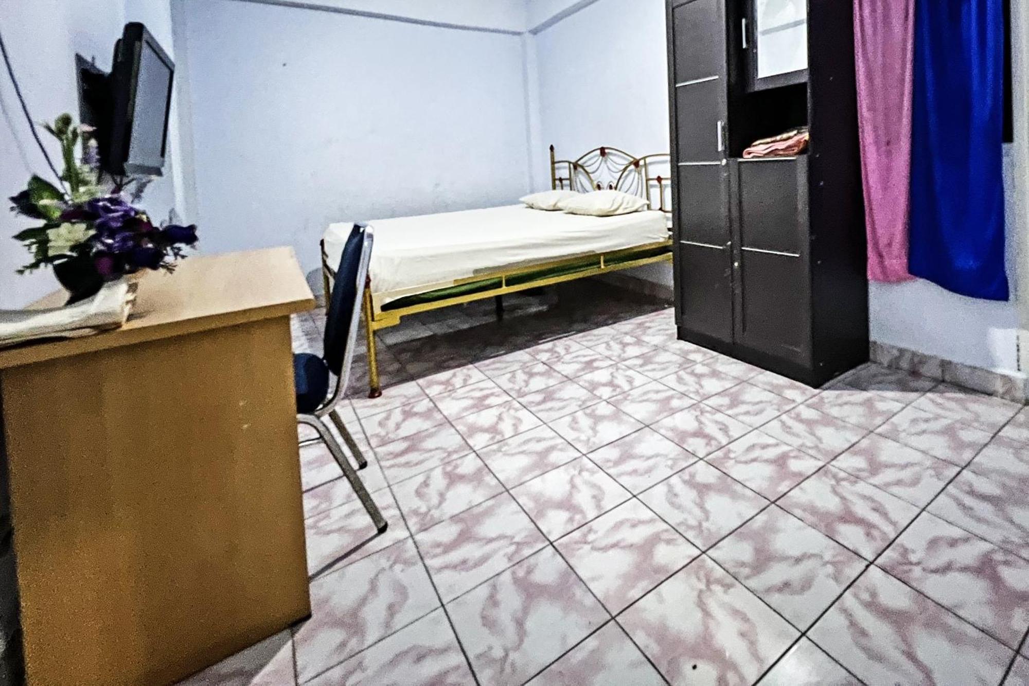 Oyo 91757 Surya Hotelneartaman Anggrek Pkk Watansoppeng Lalabata Zewnętrze zdjęcie