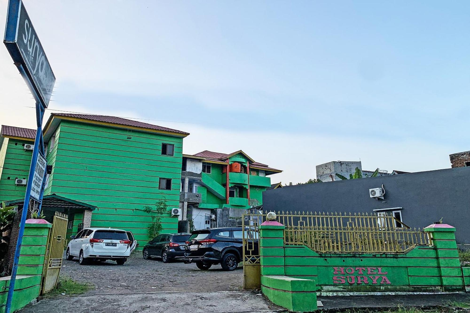 Oyo 91757 Surya Hotelneartaman Anggrek Pkk Watansoppeng Lalabata Zewnętrze zdjęcie