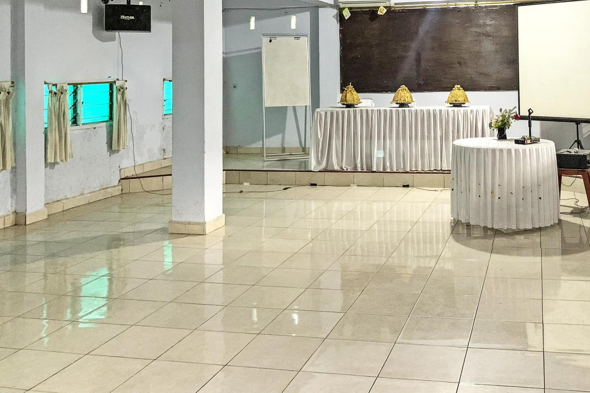 Oyo 91757 Surya Hotelneartaman Anggrek Pkk Watansoppeng Lalabata Zewnętrze zdjęcie