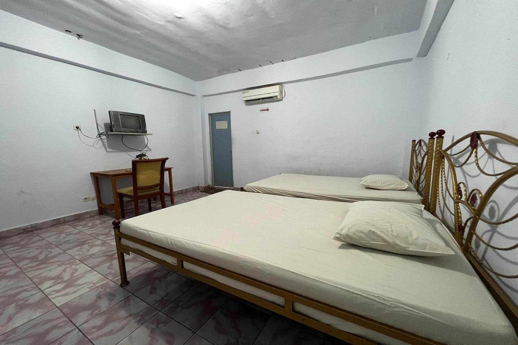 Oyo 91757 Surya Hotelneartaman Anggrek Pkk Watansoppeng Lalabata Zewnętrze zdjęcie