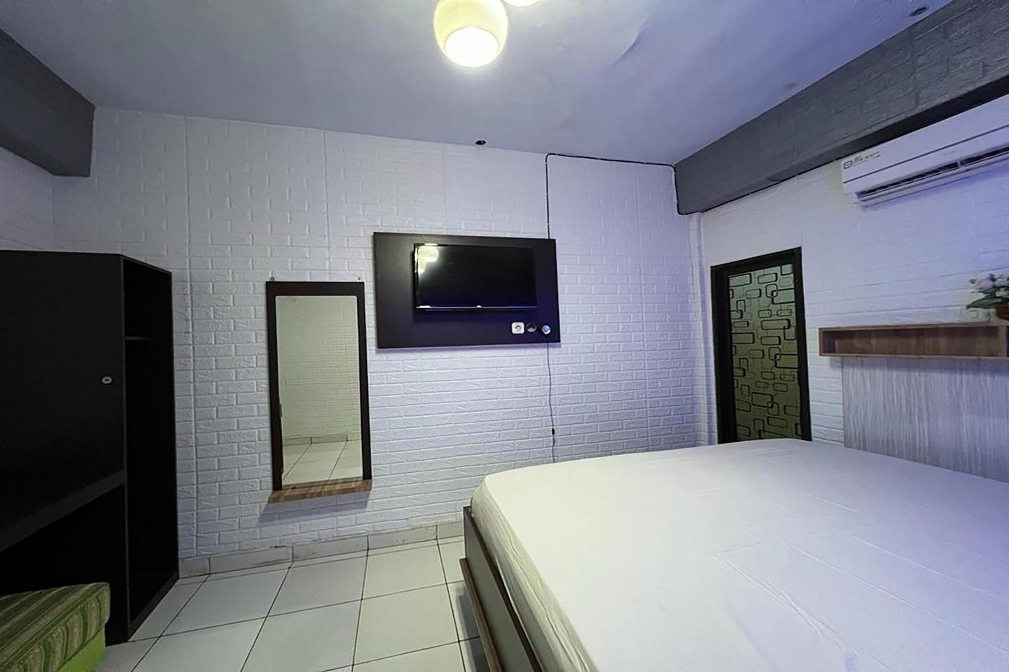 Oyo 91757 Surya Hotelneartaman Anggrek Pkk Watansoppeng Lalabata Zewnętrze zdjęcie